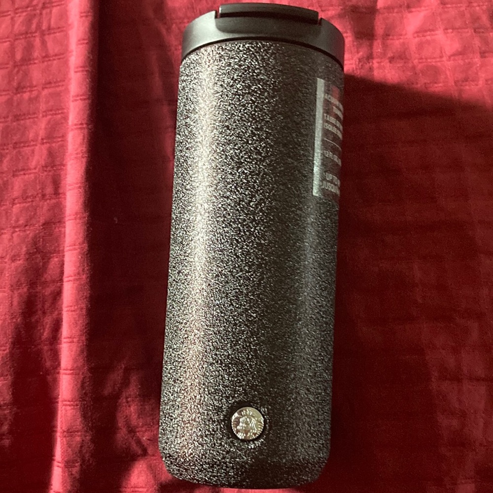 Vacuum insulated tumbler